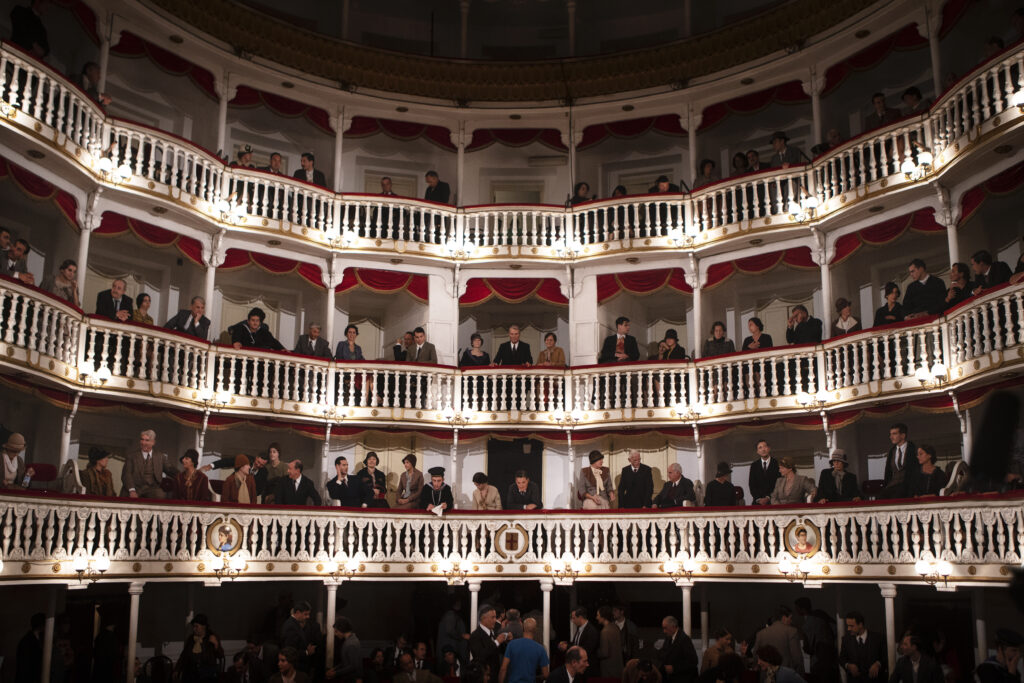 Solidarietà al Teatro Sannazaro